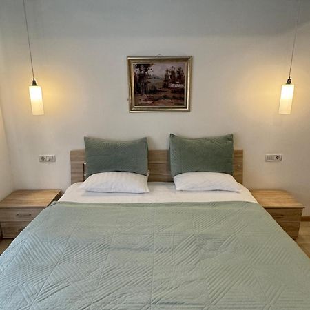 Gardenia Hotel & Spa Veles Exterior foto A bedroom in a hotel