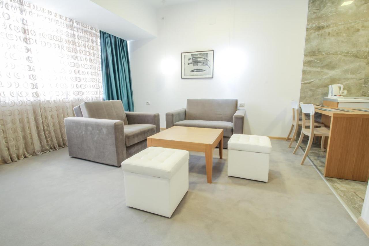 Gardenia Hotel & Spa Veles Exterior foto A living room