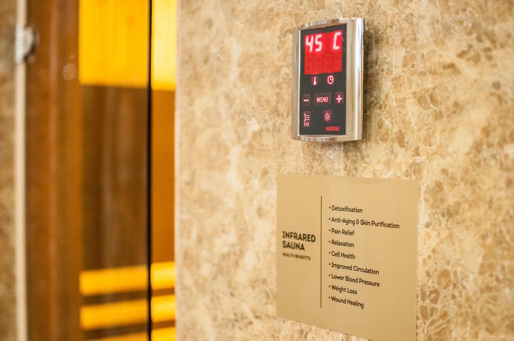 Gardenia Hotel & Spa Veles Exterior foto Temperature control panel