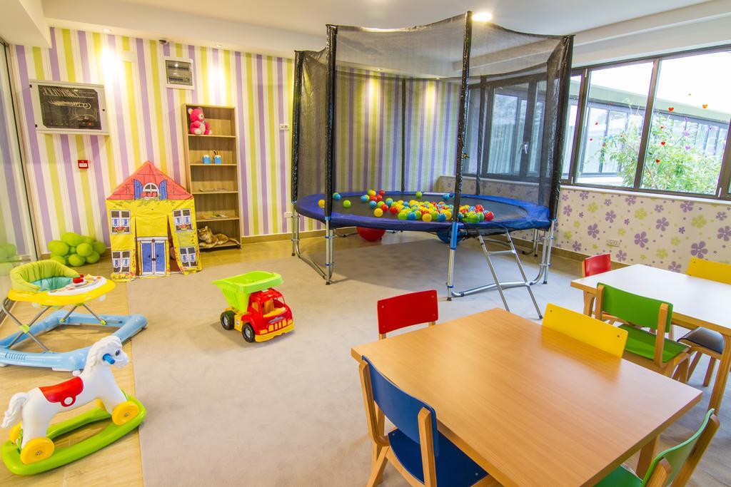 Gardenia Hotel & Spa Veles Exterior foto The children's ward at the hospital