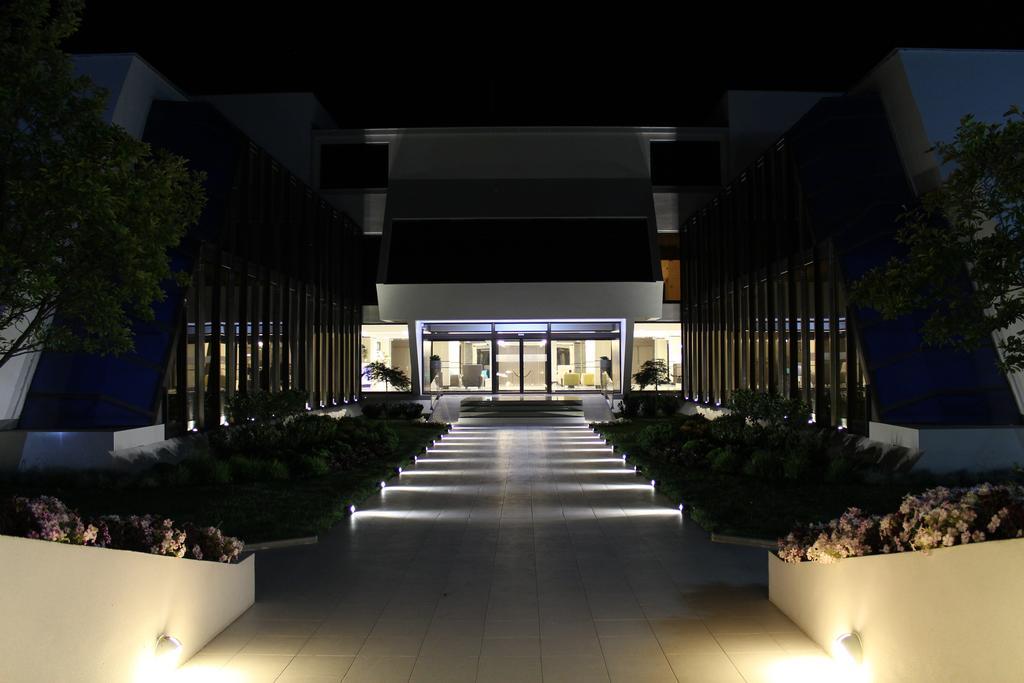 Gardenia Hotel & Spa Veles Exterior foto The main entrance of the hotel